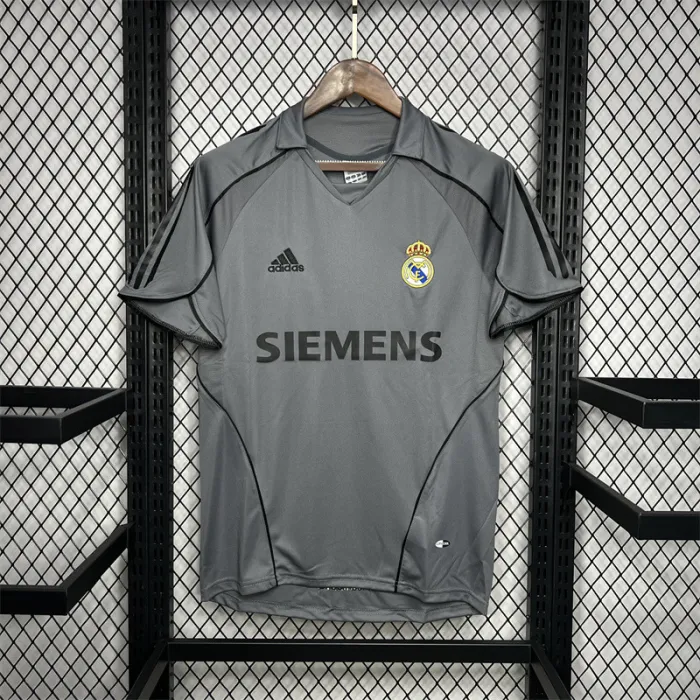 Retro Real Madrid 2005-06 Third Kit